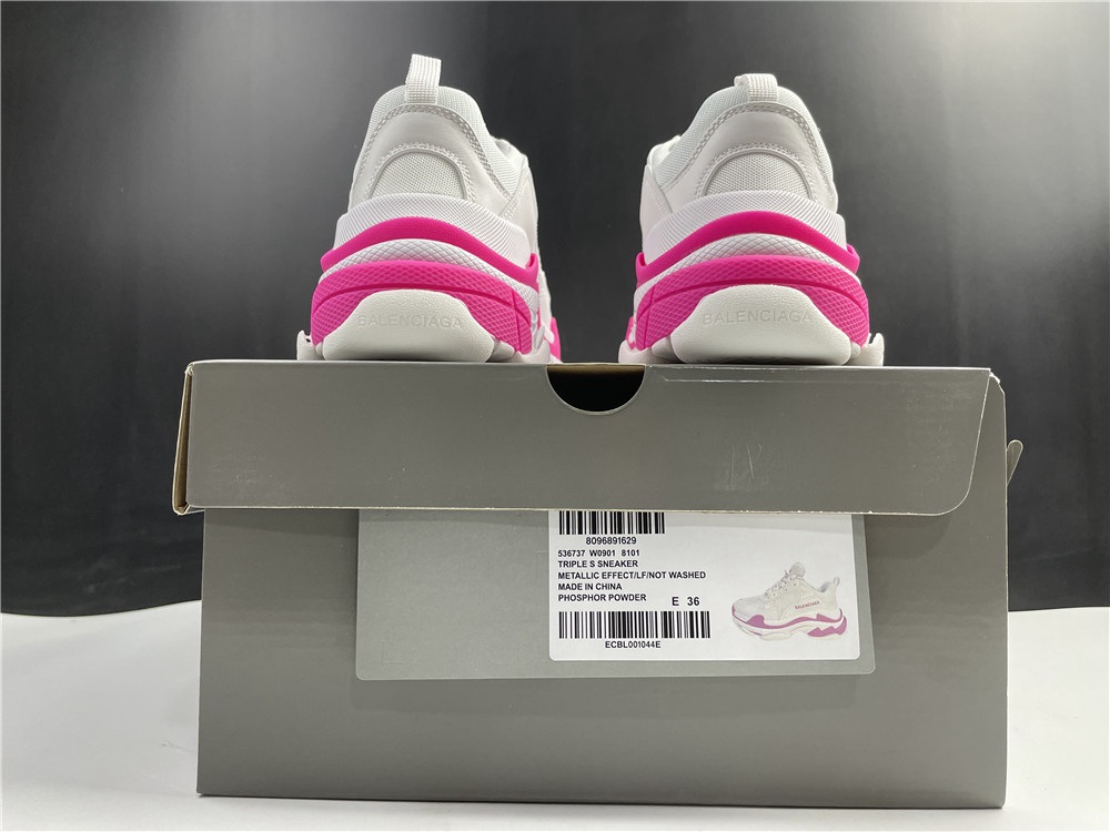 TRIPLE-S SNEAKER